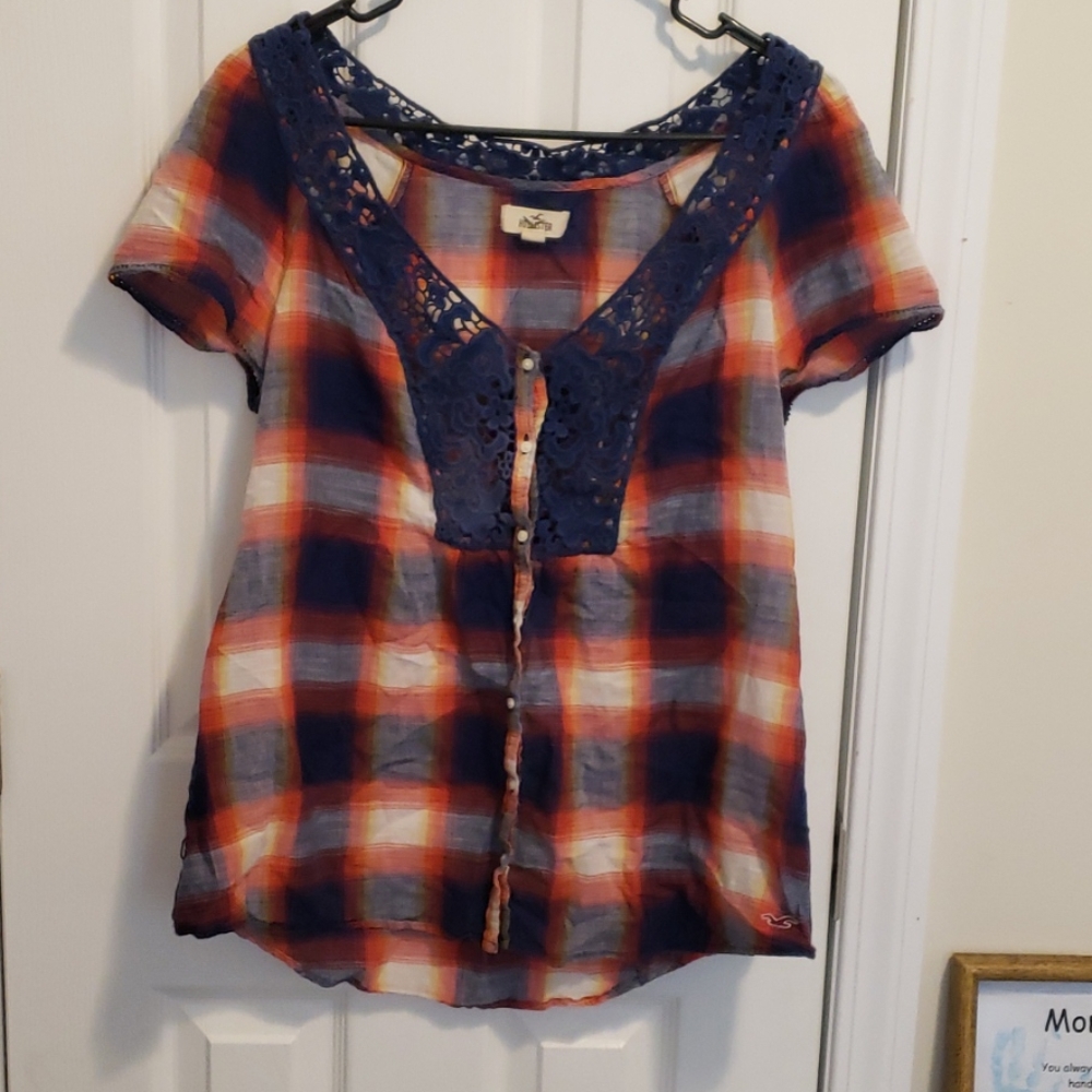 Hollister top size medium